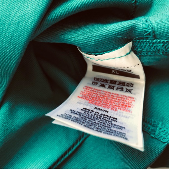 Gymshark XL Sweat Sculpt Seamless Shorts - Picture 2 of 3